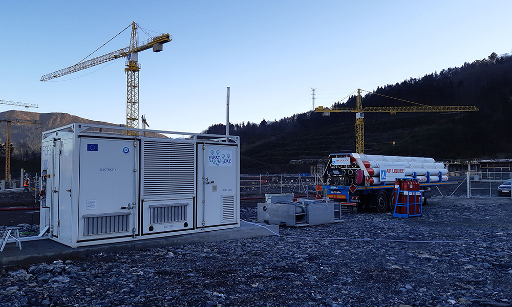 ACCIONA-Hydrogen-Crane_1000x600-1.jpg