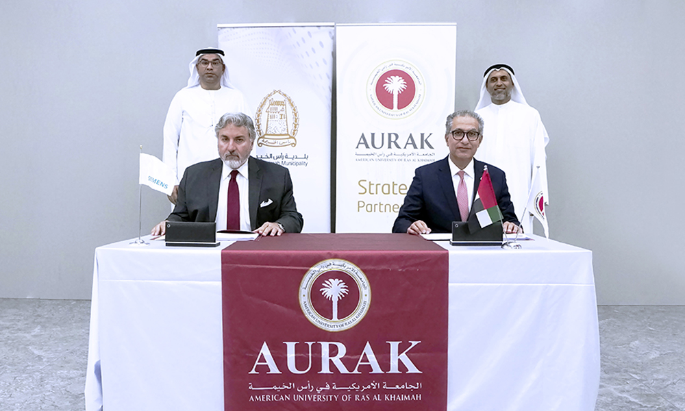 AURAK_Siemens-contract-signing_1000x600-1.jpg