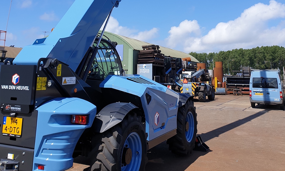 Bobcat-Tata-Steel1_1000x600-1.jpg