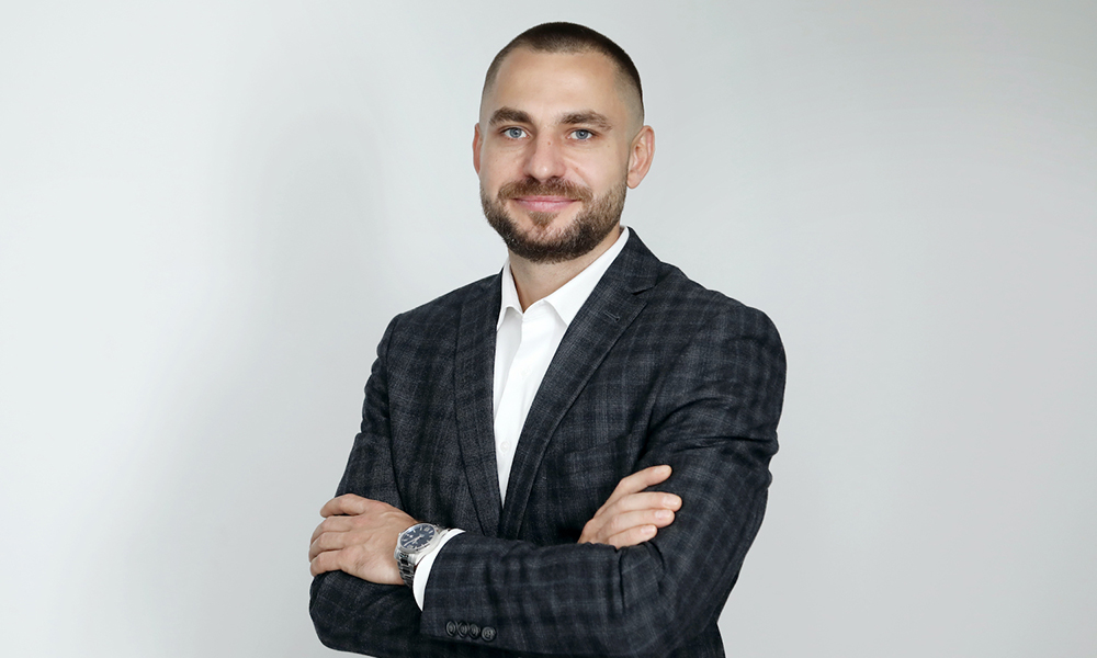MYCRANE-Founder_1000X600-1.jpg