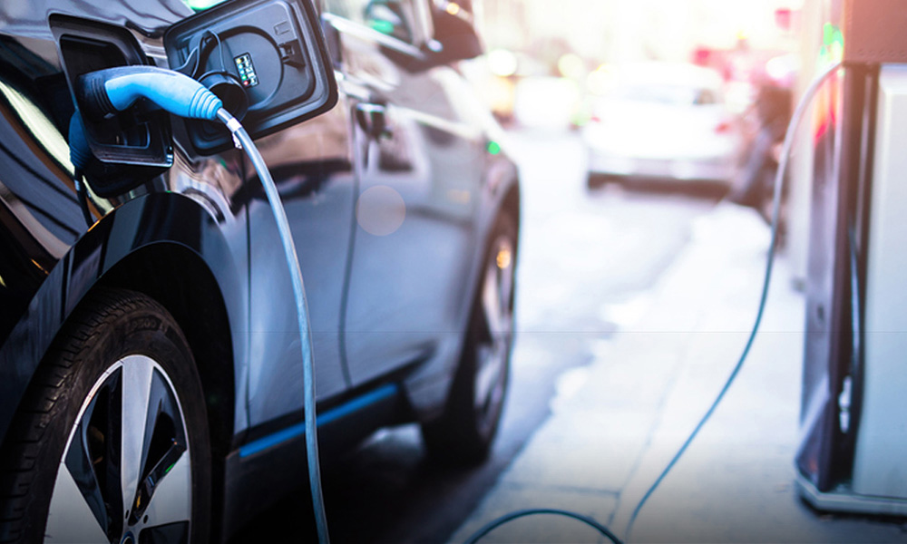 Electric-Vehicle-Charging_1000x600-1.jpg